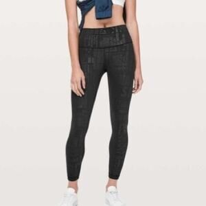 Lululemon Black Wunder Under Hi-Rise 7/8 Tight 20 Year Manifesto Embossed Sz 2
